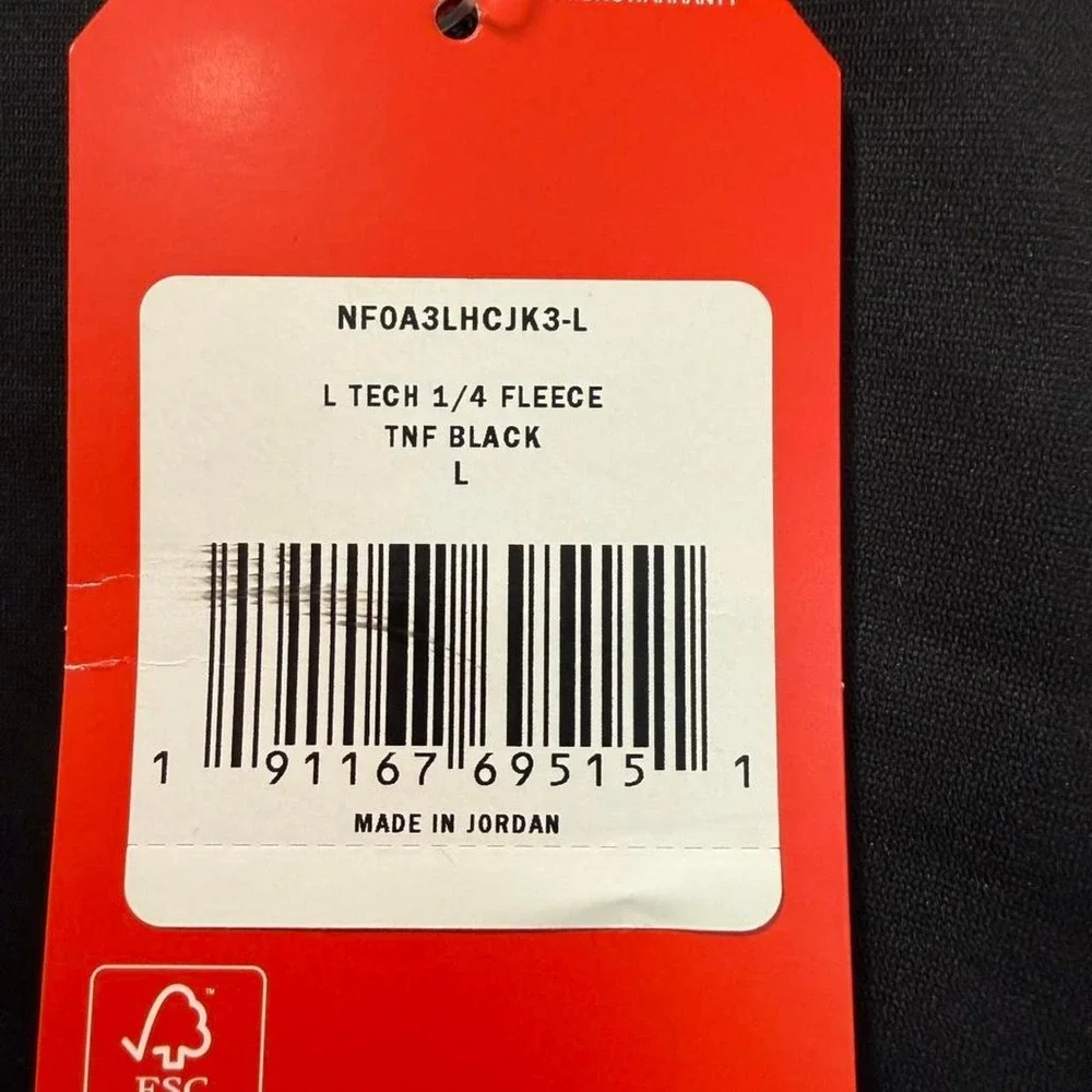 NWT The North Face black fleece jacket in size L